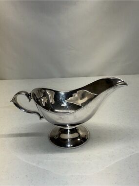 Vintage Silver Plated Gravy Boat Unmarked with Ornate Handle.